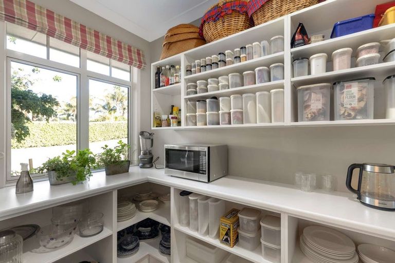 Photo of property in 6 Millbrook Drive, Waiuku, 2683