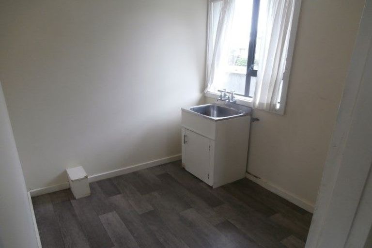 Photo of property in 111 Wainoni Road, Avondale, Christchurch, 8061