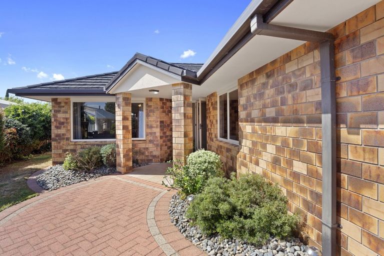 Photo of property in 17 Belmont Rise, Katikati, 3129