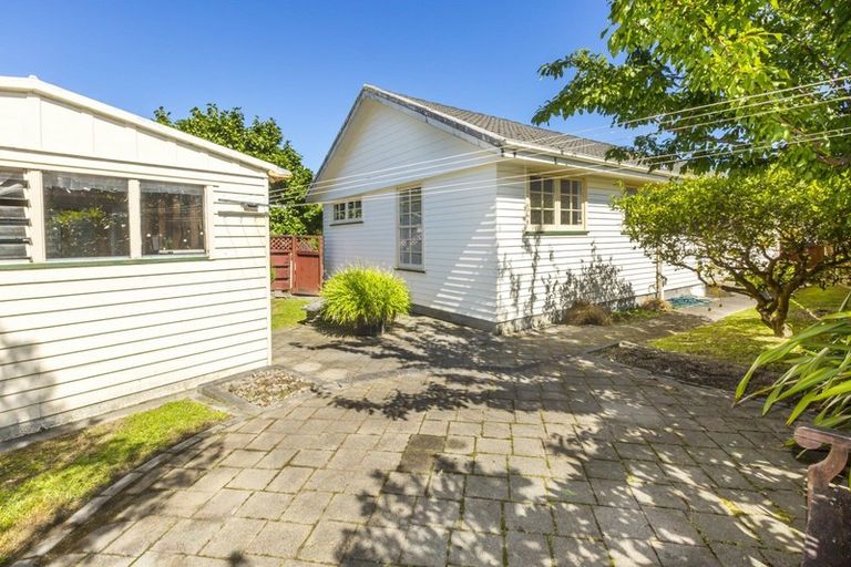 Photo of property in 62 Hillside Drive, Maoribank, Upper Hutt, 5018