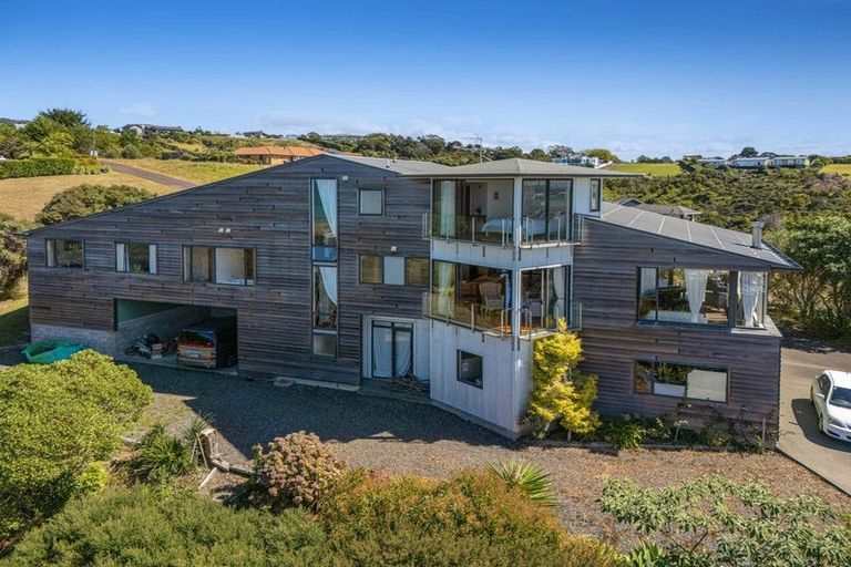 Photo of property in 52 Balboa Drive, Matakatia, Whangaparaoa, 0930