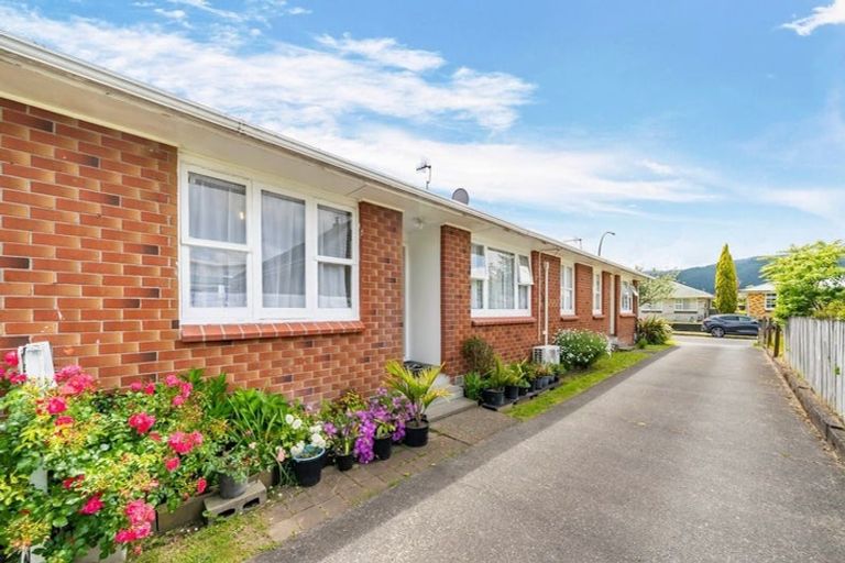 Photo of property in 2 Joseph Grove, Elderslea, Upper Hutt, 5018
