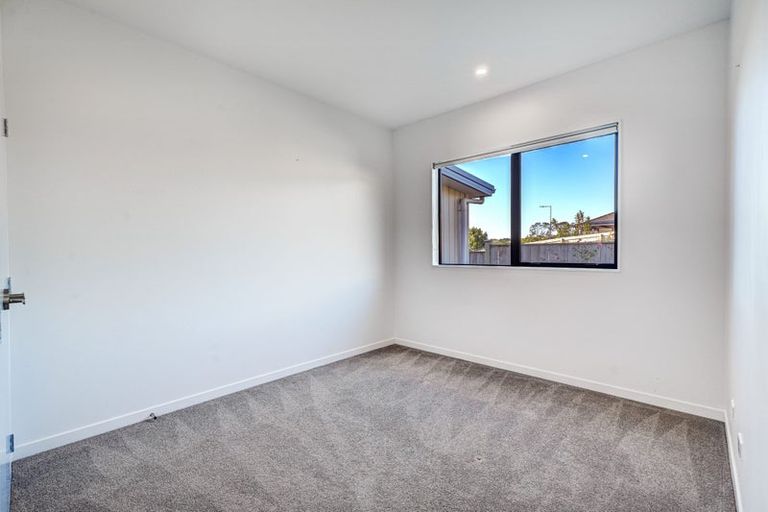 Photo of property in 16 Awa Avenue, Helensville, 0800