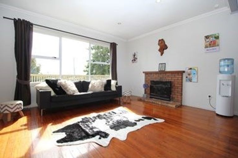 Photo of property in 34 Peverill Crescent, Papatoetoe, Auckland, 2025