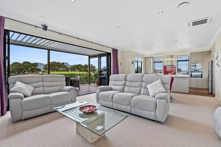 Photo of property in 16 Fred Carr Place, One Tree Point, 0118