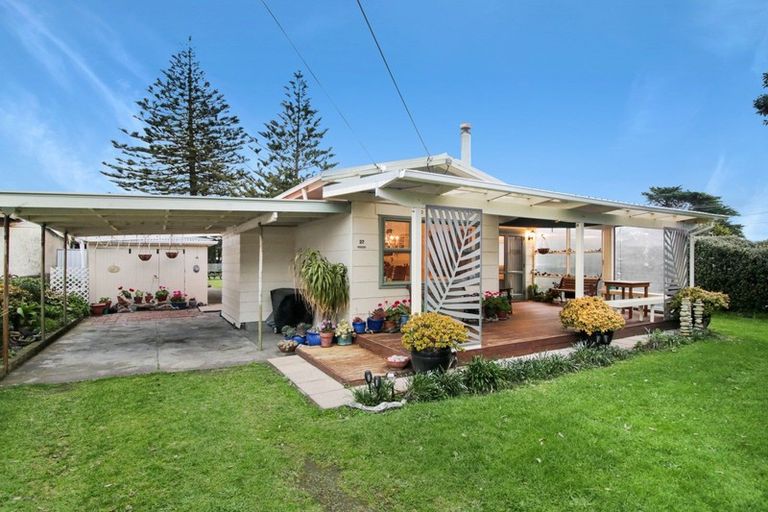 Photo of property in 27 Koputara Road, Himatangi Beach, Foxton, 4891