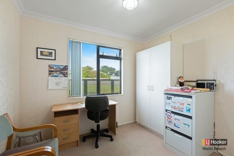 Photo of property in 142 Seaforth Road, Waihi Beach, 3611