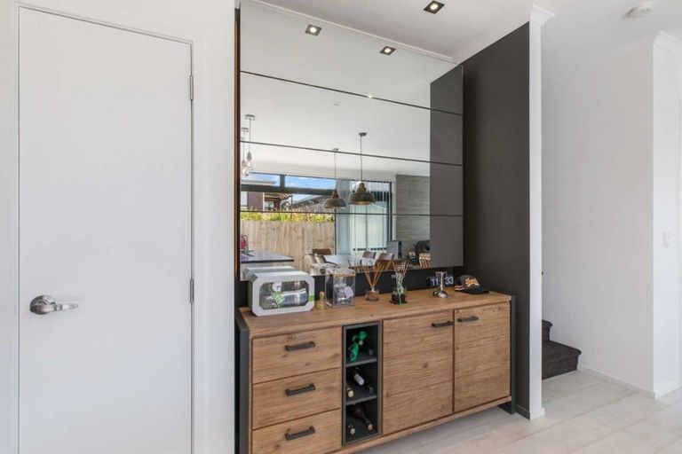 Photo of property in 1 Fermi Lane, Papakura, 2110