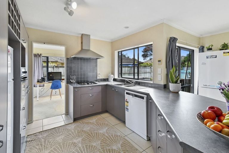 Photo of property in 184 Wattle Farm Road, Wattle Downs, Auckland, 2103