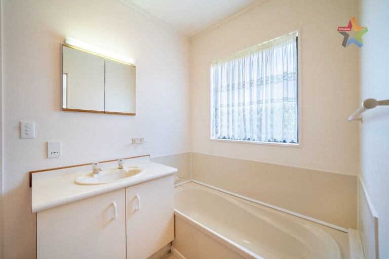 Photo of property in 2/25 De Menech Grove, Avalon, Lower Hutt, 5011