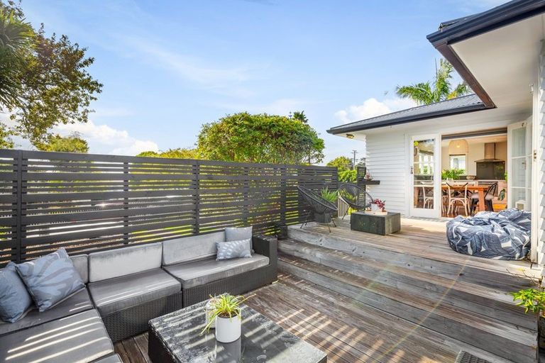 Photo of property in 1 Allington Road, Massey, Auckland, 0614