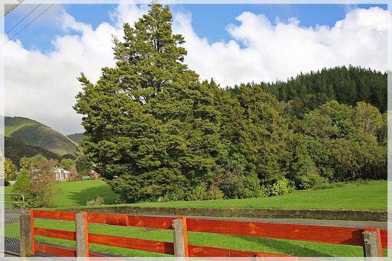 Photo of property in 3 Hay Street, Shannon, Palmerston North, 4474