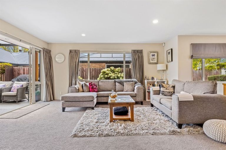 Photo of property in 17 Riverwood Boulevard, Redwood, Christchurch, 8051