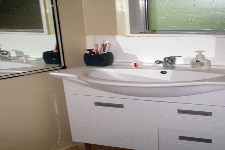 Photo of property in 8a Winnipeg Way, Kingston, Wellington, 6021