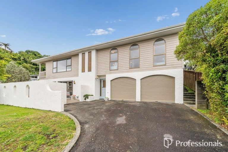 Photo of property in 14 Hibiscus Grove, Maungaraki, Lower Hutt, 5010
