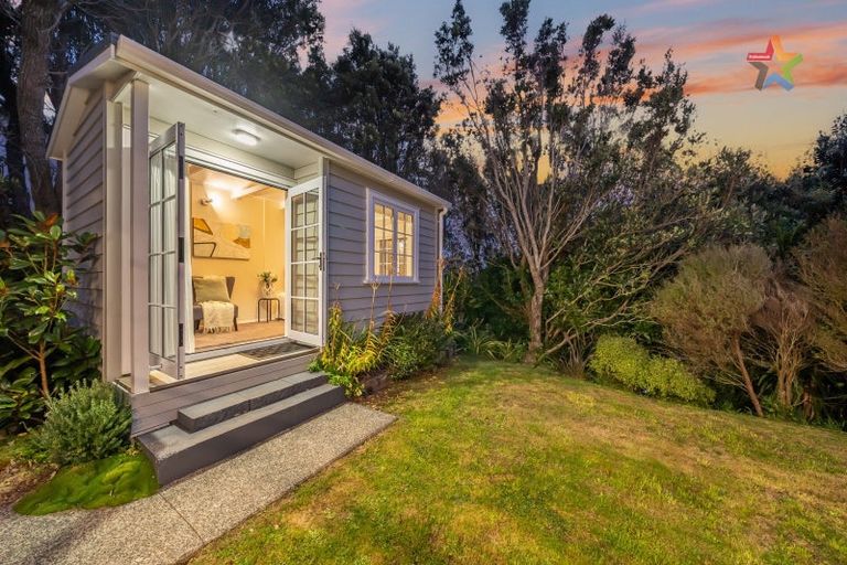 Photo of property in 46 Poto Road, Normandale, Lower Hutt, 5010