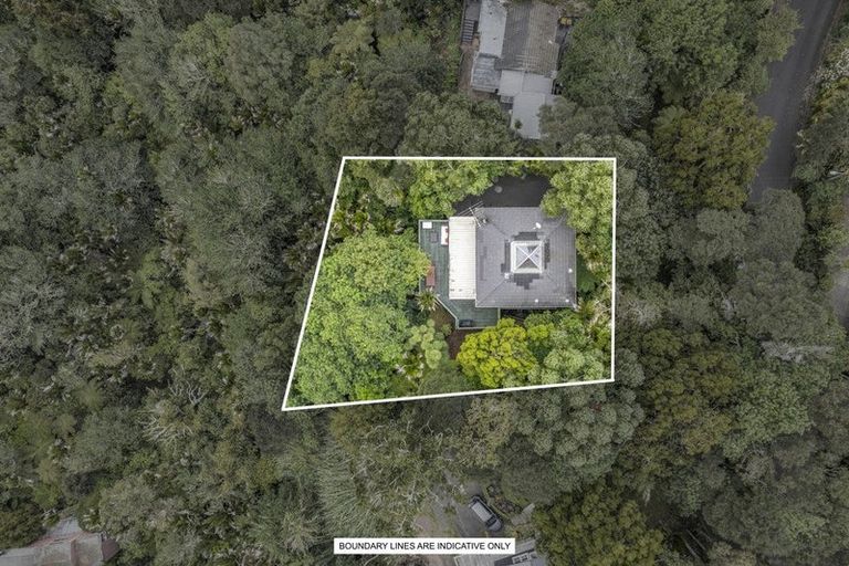 Photo of property in 18 Tinopai Road, Titirangi, Auckland, 0604