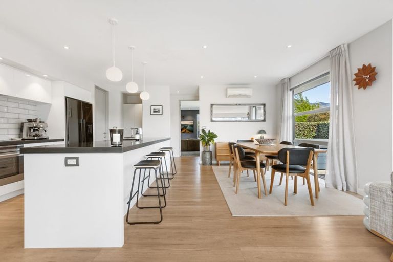 Photo of property in 11 Sunnyside Lane, Wanaka, 9305