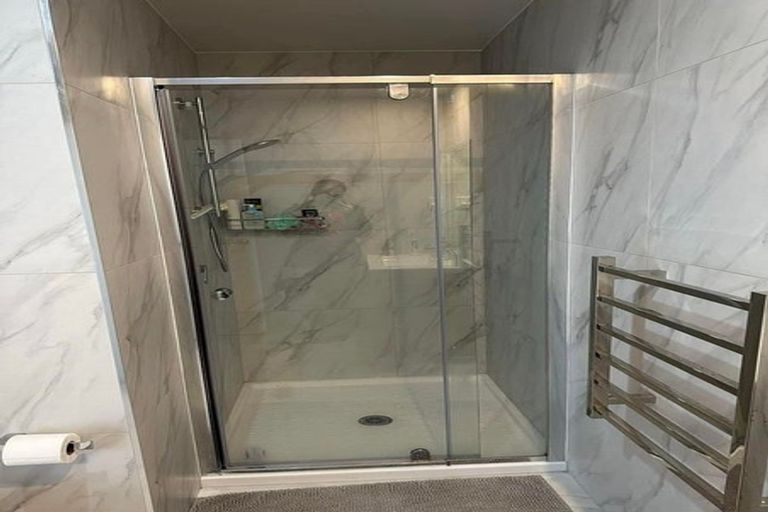 Photo of property in 15 Oki Place, Glenfield, 0629