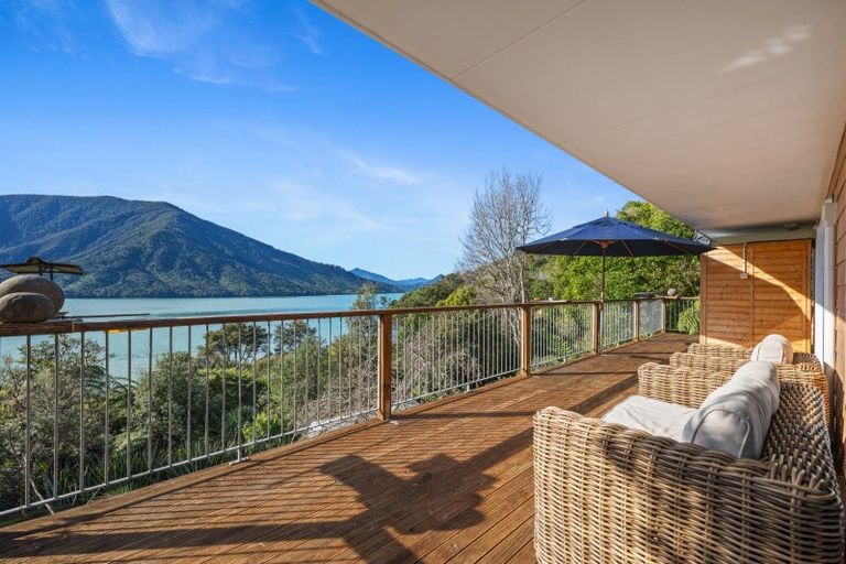 Photo of property in 674 Moetapu Bay Road, Moetapu Bay, Picton, 7282