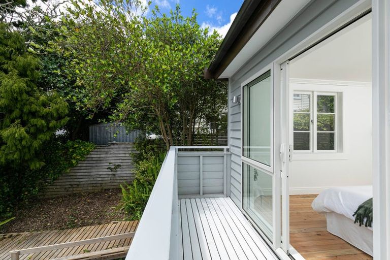 Photo of property in 9 Pine Avenue, Henderson, Auckland, 0612