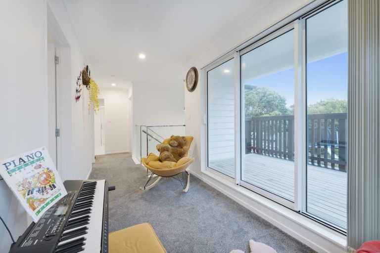 Photo of property in 96b Sturges Road, Henderson, Auckland, 0612