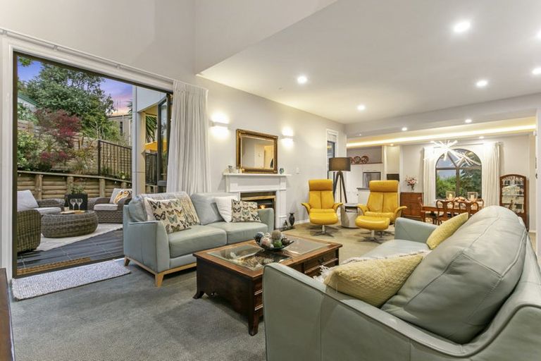 Photo of property in 61 Newhaven Terrace, Mairangi Bay, Auckland, 0630