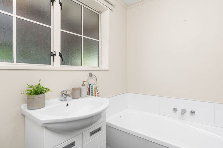 Photo of property in 151 Yaldhurst Road, Sockburn, Christchurch, 8042