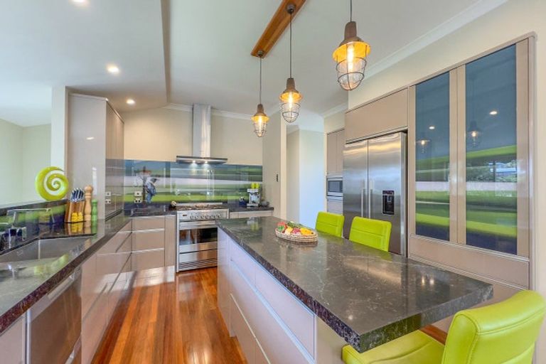 Photo of property in 152 Brunton Crescent, Thames, 3500