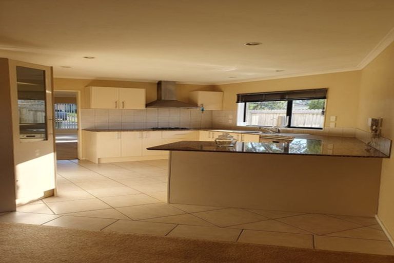 Photo of property in 14 Shankill Place, East Tamaki, Auckland, 2013