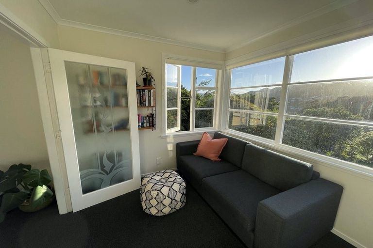 Photo of property in 20 Victory Avenue, Karori, Wellington, 6012