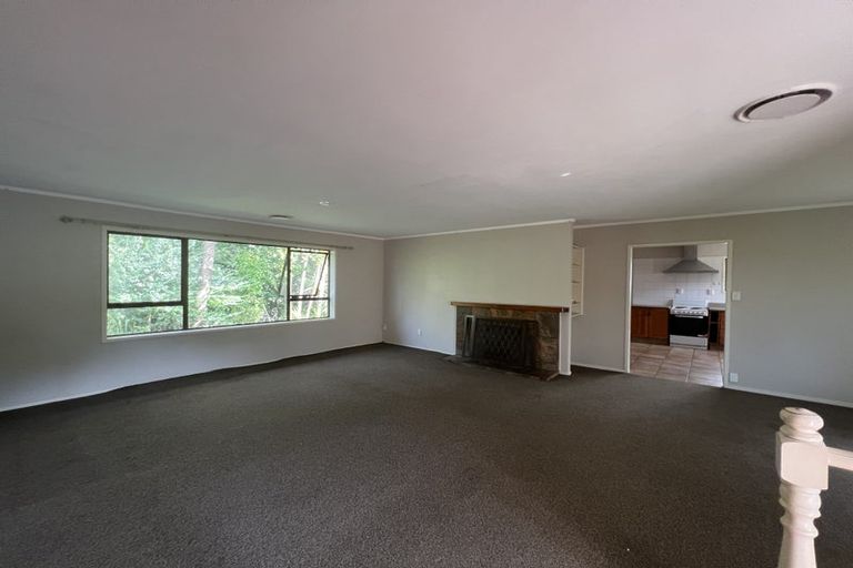 Photo of property in 121 Chamberlain Road, Massey, Auckland, 0614