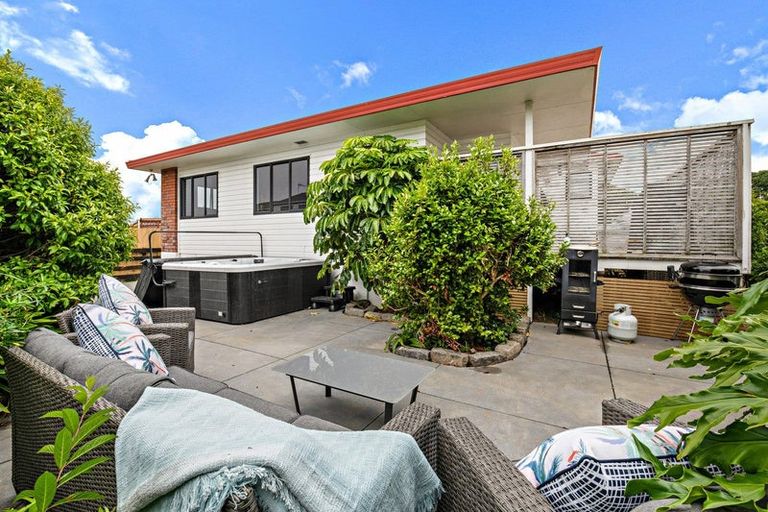 Photo of property in 4 Channel View Road, Clarks Beach, Pukekohe, 2679