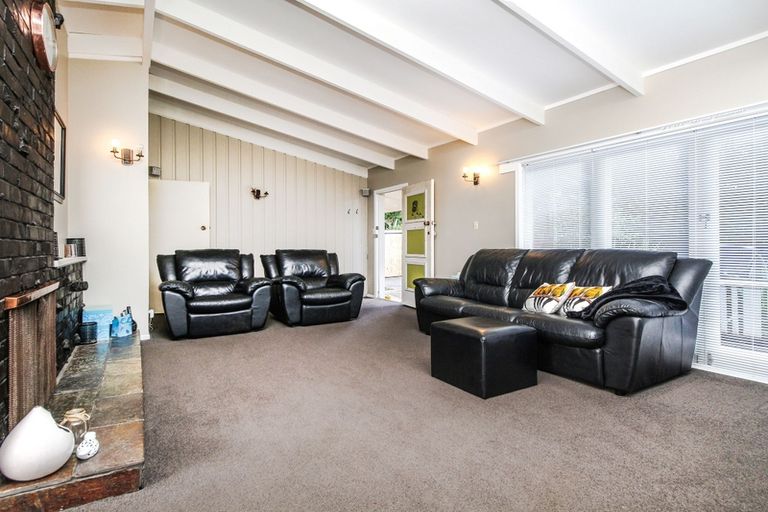 Photo of property in 3 Crompton Road, Massey, Auckland, 0614