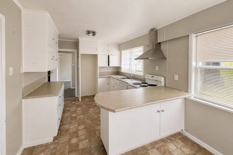 Photo of property in 1009 High Street, Avalon, Lower Hutt, 5011