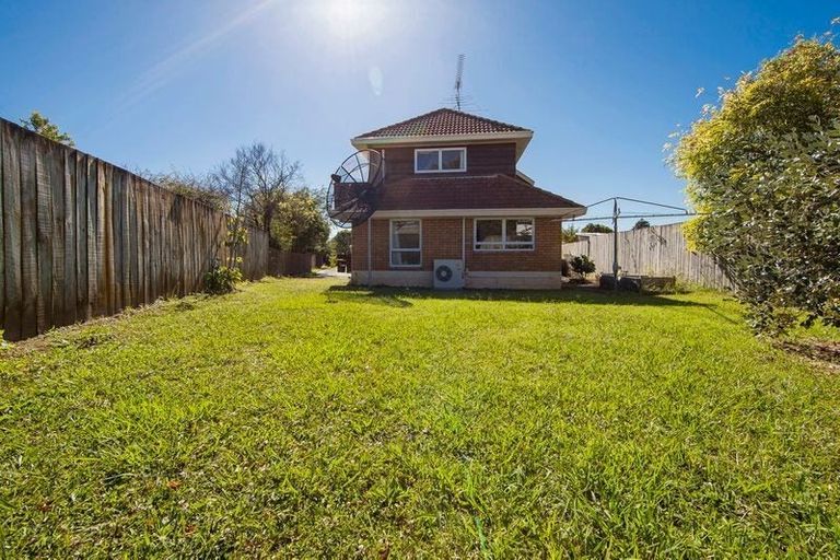 Photo of property in 2/7 Gossamer Drive, Pakuranga Heights, Auckland, 2010