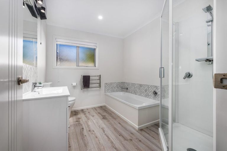 Photo of property in 52a Mako Mako Road, Levin, 5510