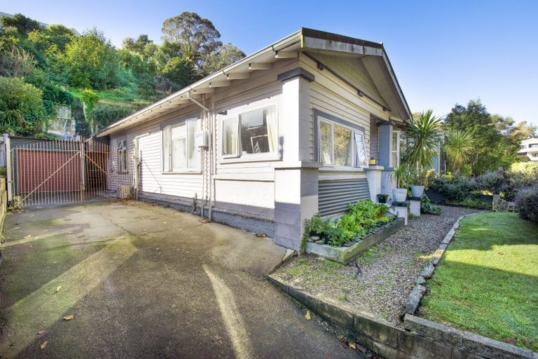Photo of property in 107 Milton Road, Bluff Hill, Napier, 4110