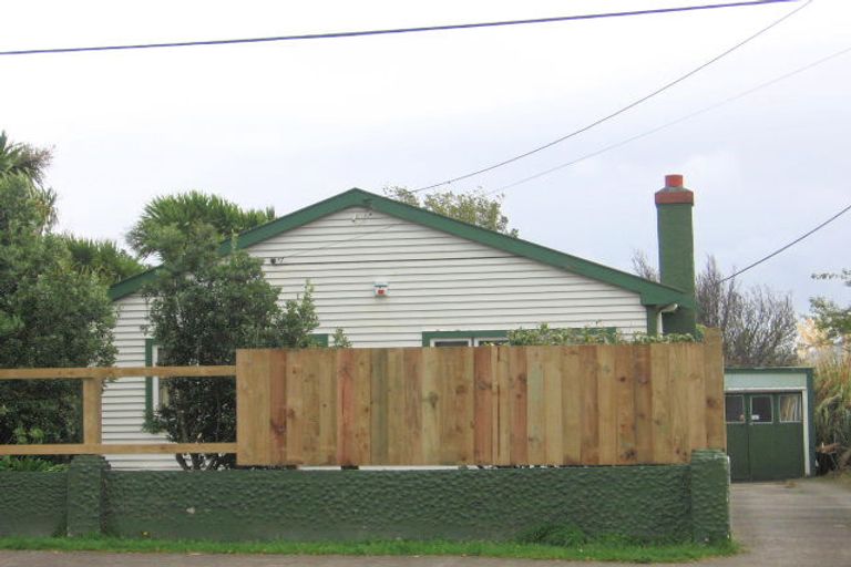 Photo of property in 1 Pitt Street, Moera, Lower Hutt, 5010