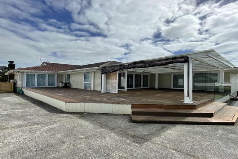 Photo of property in 25 Portadown Avenue, Pakuranga Heights, Auckland, 2010