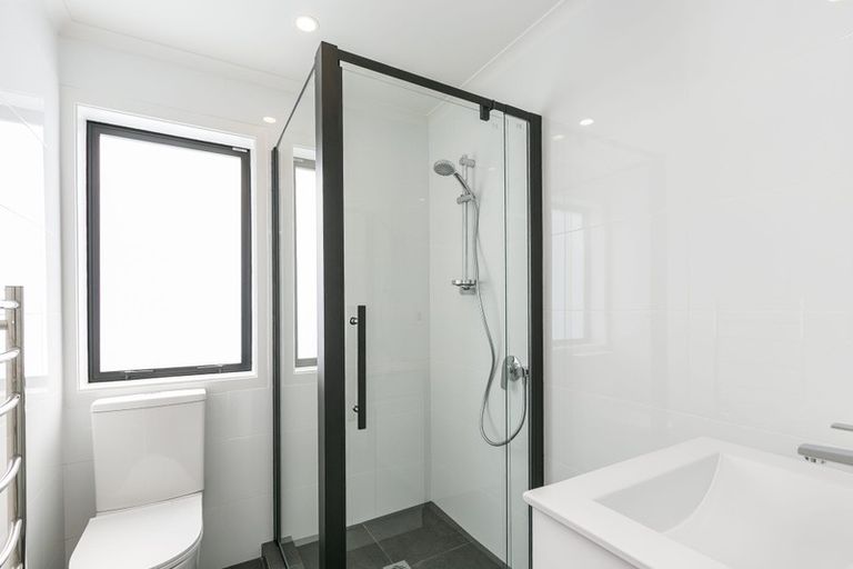 Photo of property in 48 Rangiora Avenue, Kaiwharawhara, Wellington, 6035