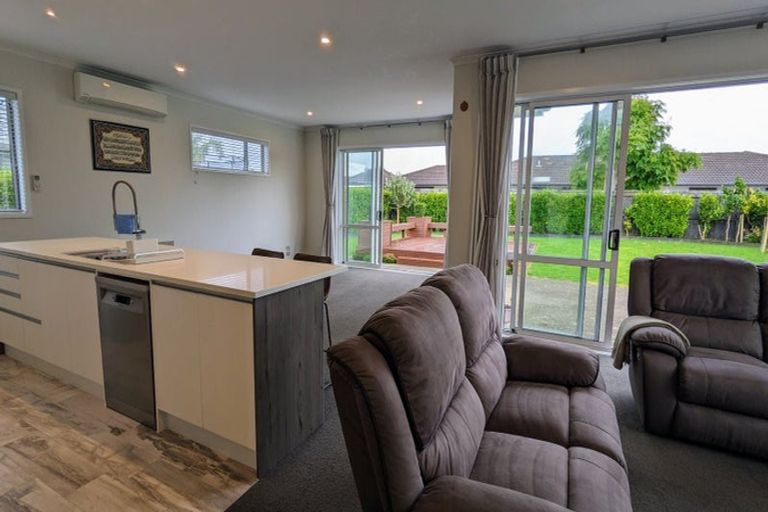 Photo of property in 12 Aro Mato Place, Huapai, Kumeu, 0810