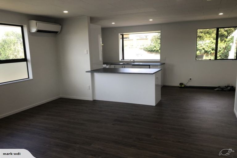 Photo of property in 15 Wakeling Avenue, Te Atatu South, Auckland, 0610