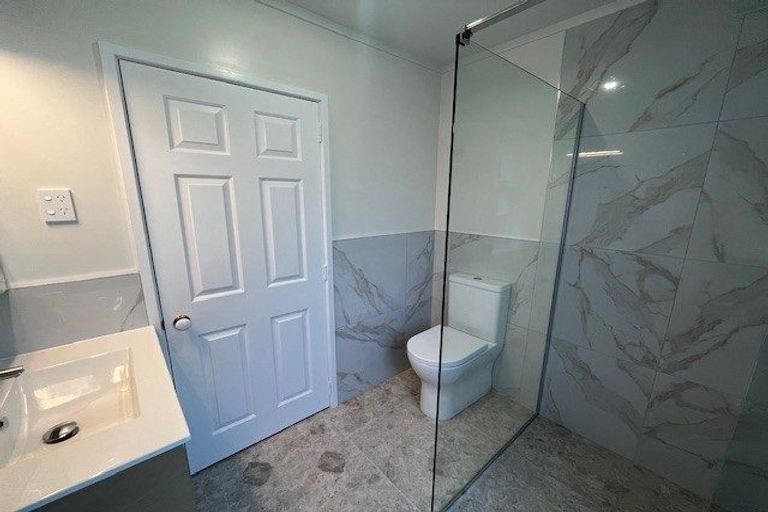 Photo of property in 3 Copperfield Terrace, Mellons Bay, Auckland, 2014