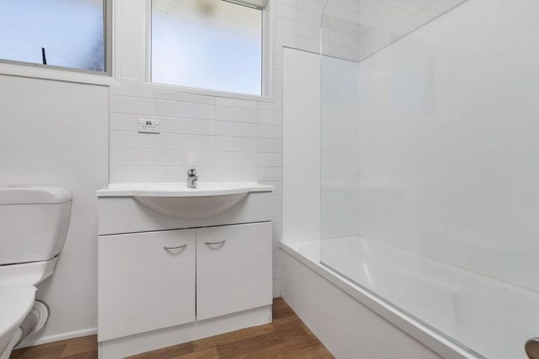 Photo of property in 2/260 Birkdale Road, Birkdale, Auckland, 0626