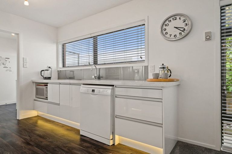 Photo of property in 3 Chatswood Place, Bishopdale, Christchurch, 8051