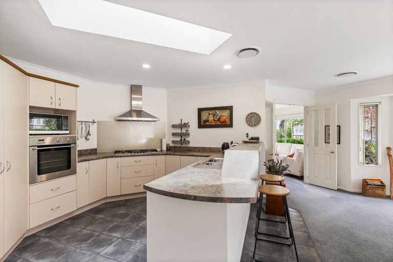 Photo of property in 2 Landing Drive, Albany, Auckland, 0632