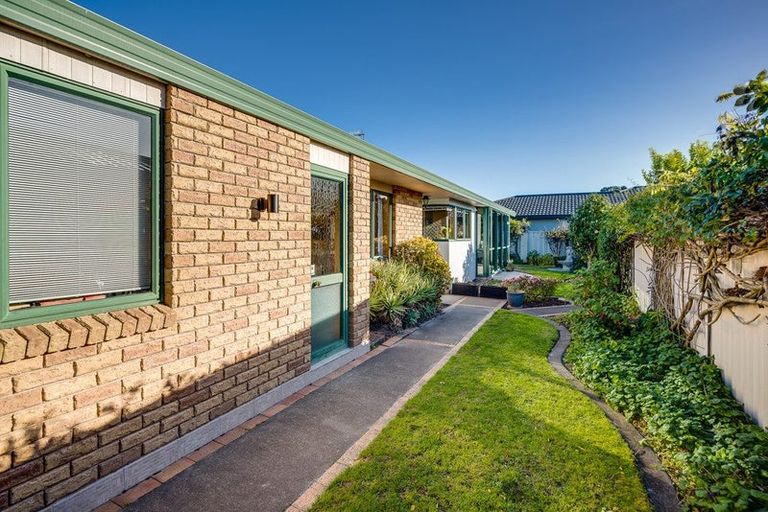 Photo of property in 5a Montague Way, Taradale, Napier, 4112