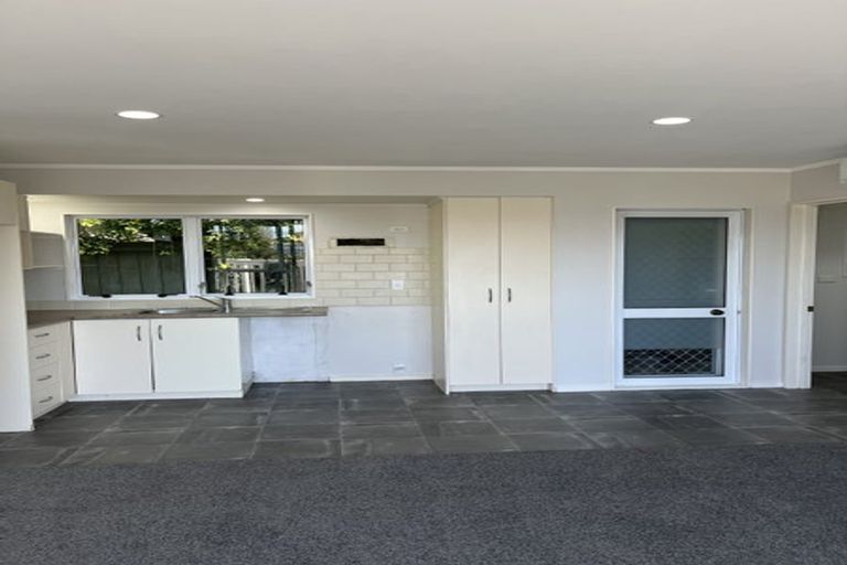 Photo of property in 109 Bleakhouse Road, Mellons Bay, Auckland, 2014
