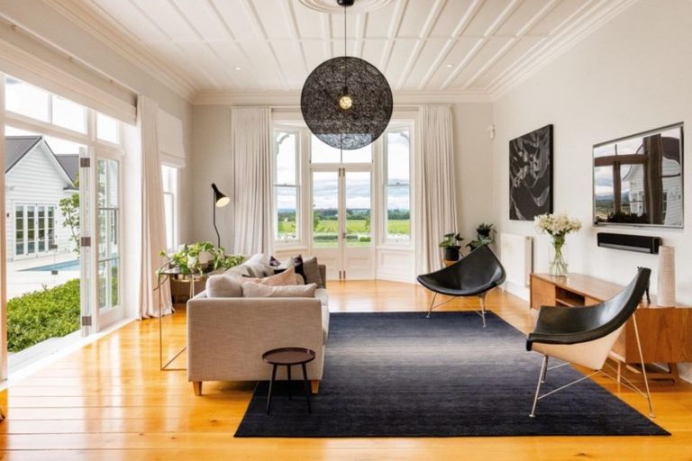 Photo of property in 337 Te Mata Road, Havelock North, 4294